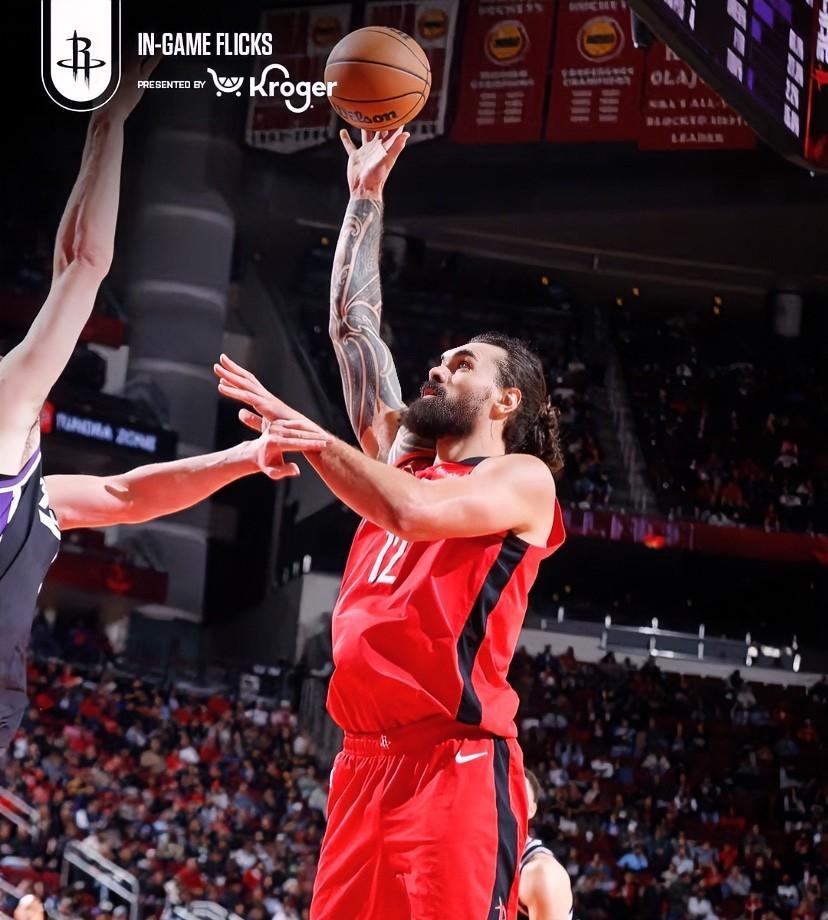 火箭121:95大胜国王，一战打出4个不可思议：1、火箭第三节单节23个篮板，