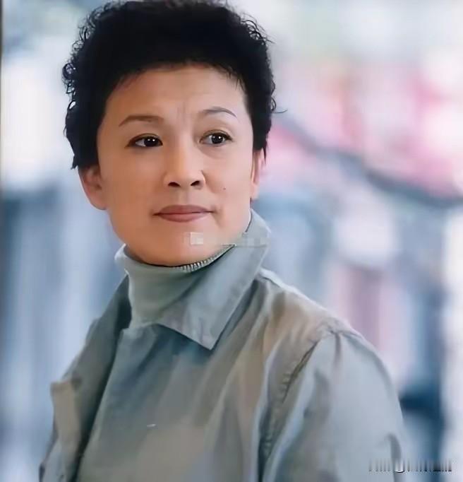 2012年，邓婕去宋春丽家串门，61岁的宋春丽和老伴孙维熙各据沙发一角，屋里静得