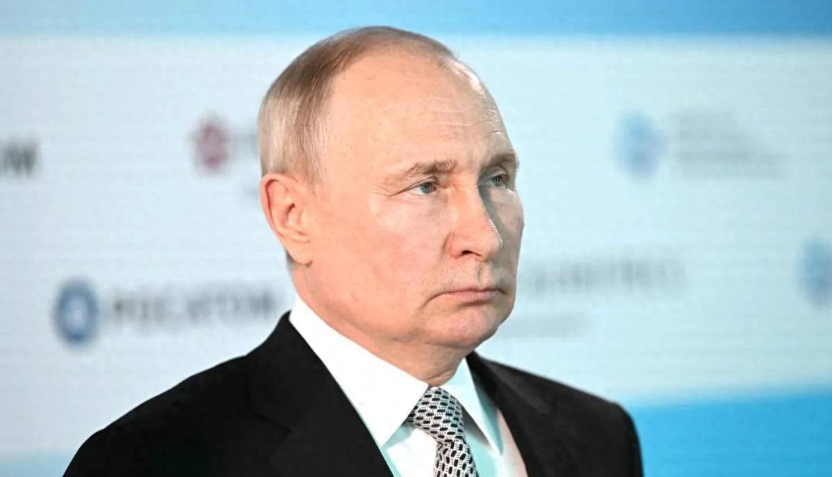 谁能想到，喊了快四年的中俄蒙能源超级大单，竟然被俄罗斯自己亲手按下了“暂停键”！