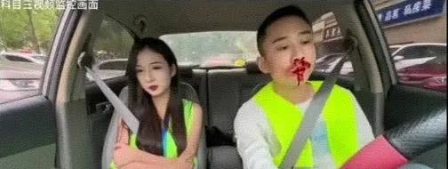 考个科目三要了考生的半条命，无处安放的手，不知所措！考生：“早知道就准备