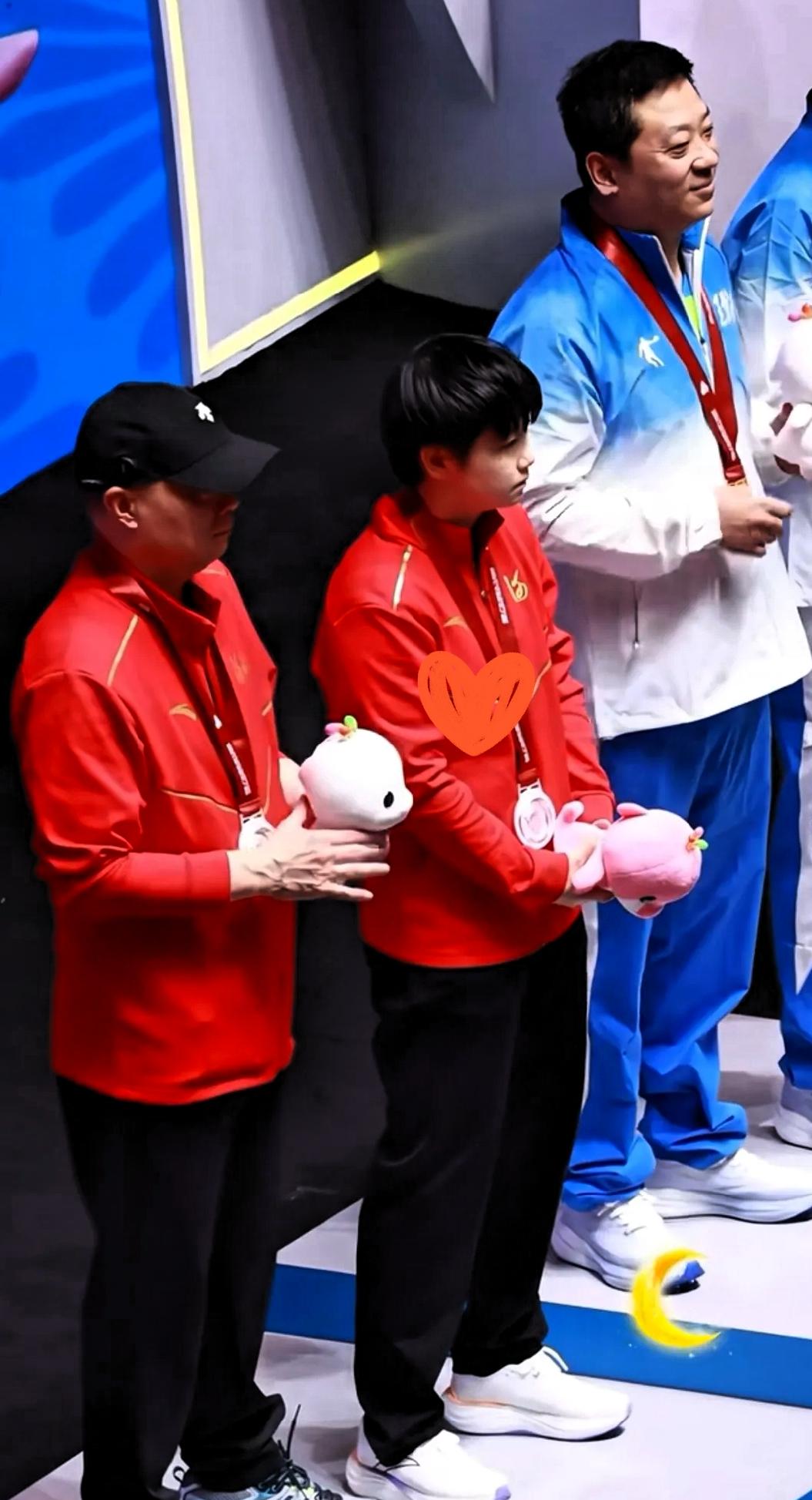 看莎莎赛后这一幕，真的瞬间破防了！那种藏不住的难过和遗憾，隔着屏幕都能感受到揪心