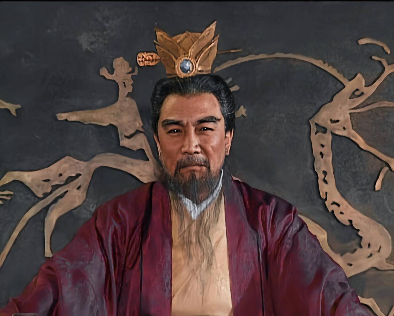曹操真的是奸雄吗？换一个视角看，他或许是那个时代最清醒的人。《三国演义》把他