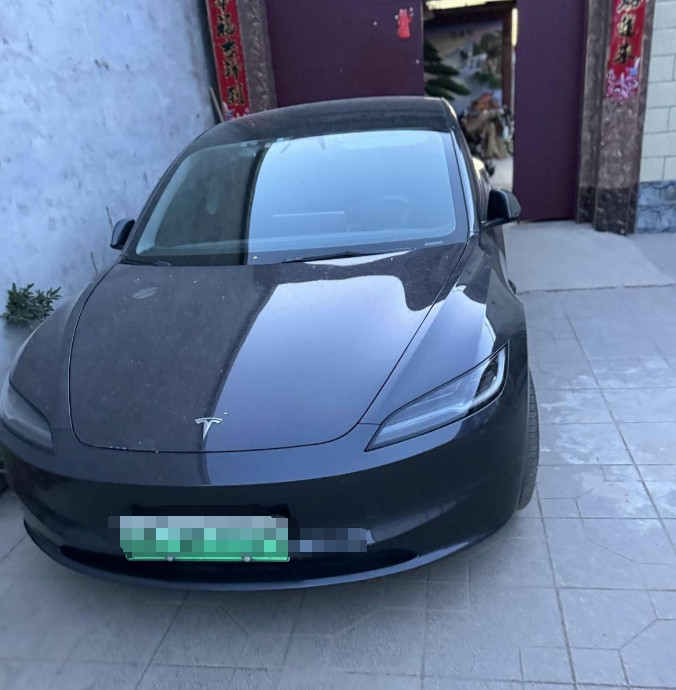 只有真正开过特斯拉的车主才知道谁是真正的遥遥领先，从不给任何人充值，也不打广告，