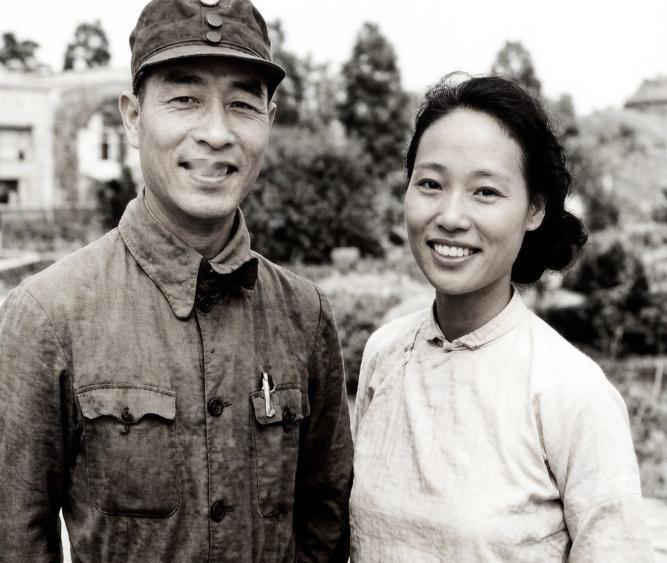 1948年，林颖改嫁了，她是彭雪枫的遗孀，身带烈士之子。她嫁给了马列，一个不符合
