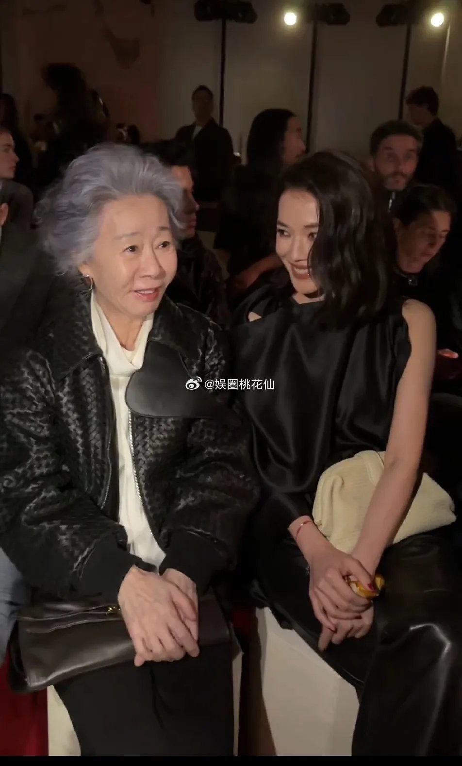 舒淇和尹汝贞这同框也太绝了吧！真是让人觉得，美这事儿跟年龄压根不搭边，气质才是最