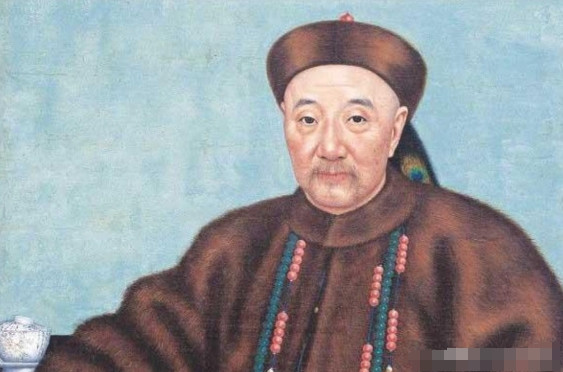 1885年，胡雪岩病危，对九姨太说：“我死后葬礼上会来一个穿黑衣的人，到时剪下我