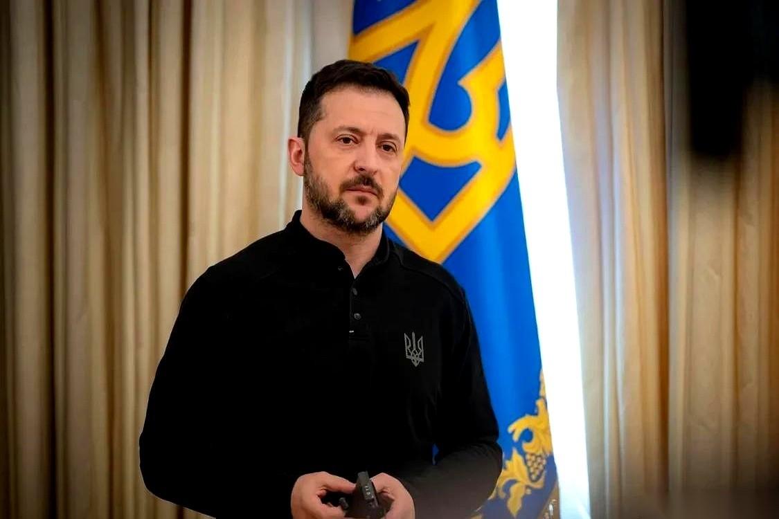 有些话，不中听，但可能就是最真实的分镜。你躲在欧洲某个城市的屋檐下，刷着手机抱