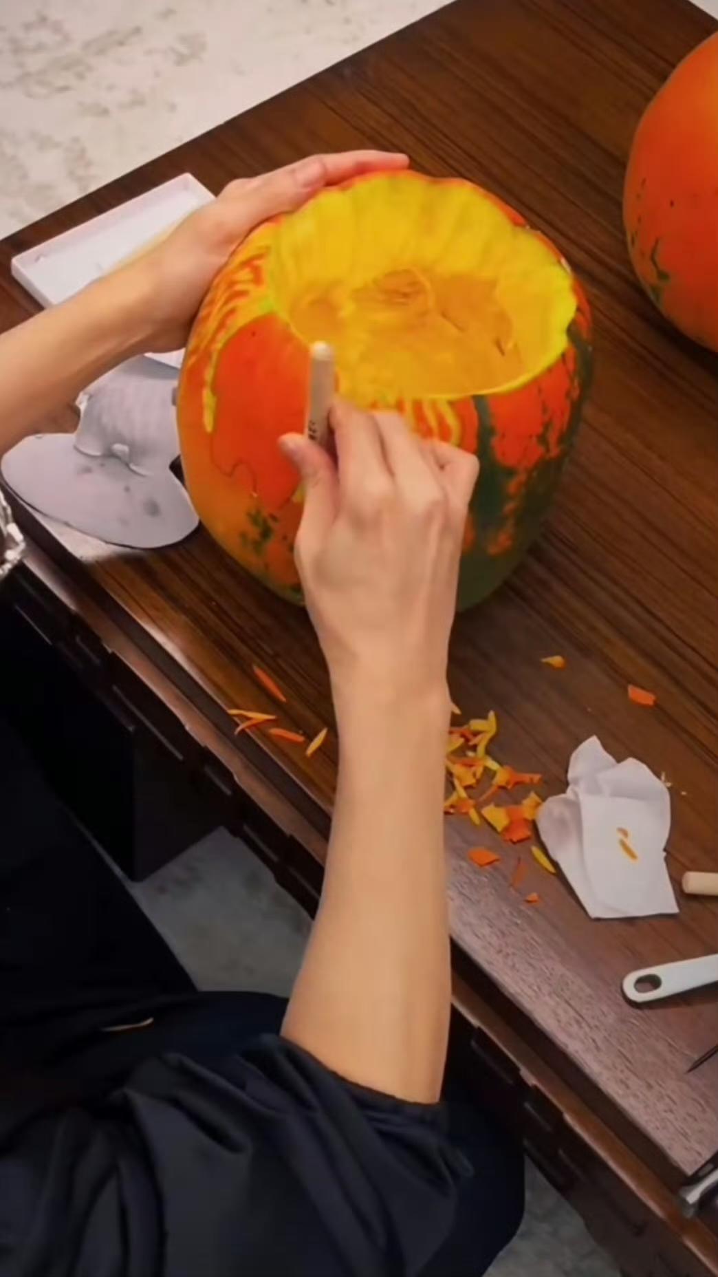 沉浸式看咱生哥做南瓜灯🎃！太佩服咱生哥了，为了满足俩儿子一年一度的万圣节，每