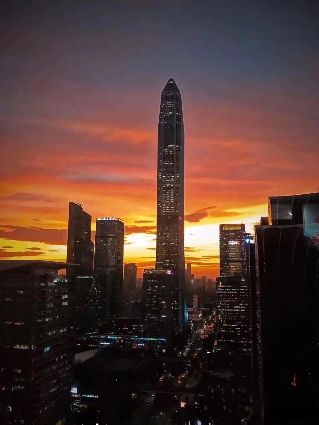 发现没？深圳太炸裂了吧？2026年上半年深圳集成电路产量同比增长27.6%，其中
