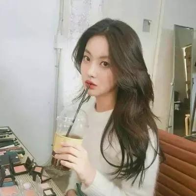 元气满满的早晨，从一杯奶茶开始🥤✨奶茶上班时间喝奶茶冬季第一口奶茶早晨的