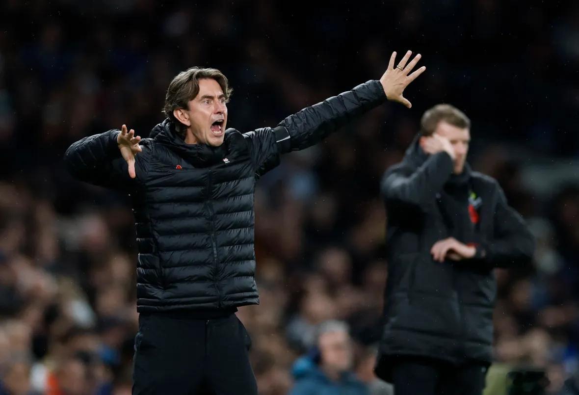 热刺0-1的部分其实不能真实反映这场比赛的全貌。如果不是门将维卡里奥的8次扑救