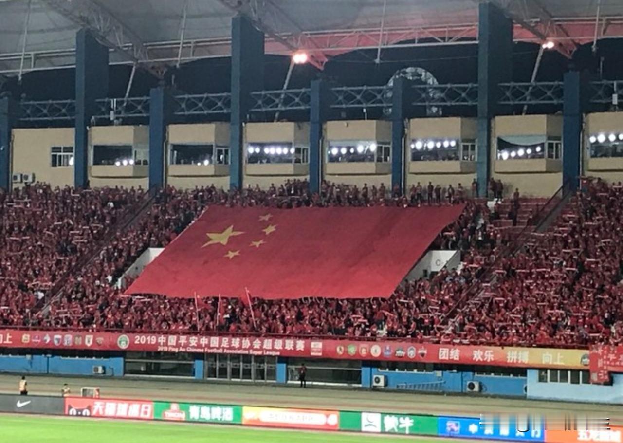 原来这就是中超！中国超人[赞]不到最后一秒永远不知胜负。说实话，我以前从来
