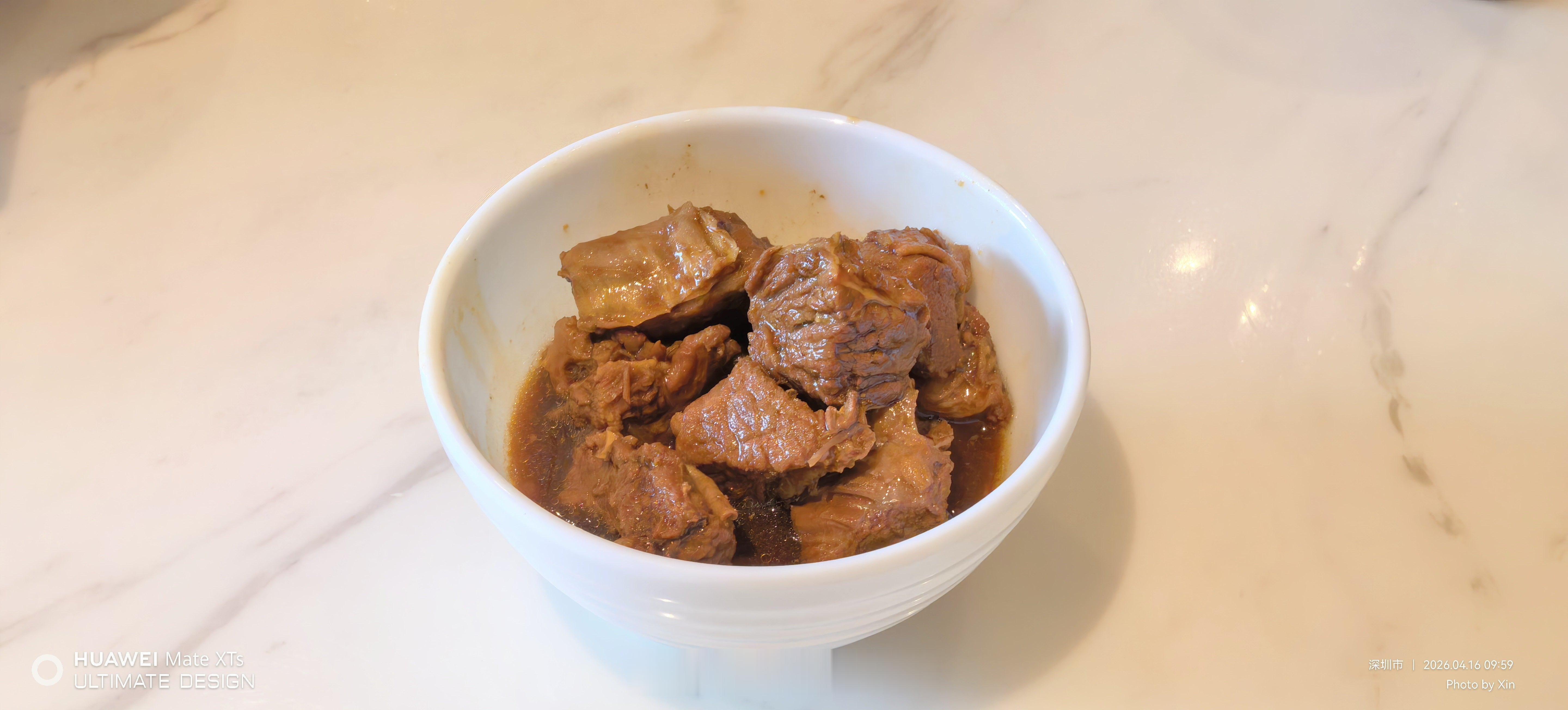 在深圳机场吃上了“牛肉面不要面”推荐贵宾楼的这个牛肉，真的是挺好吃的~老霍随便聊