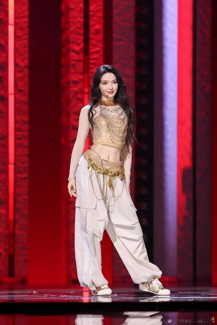 斯心动瑶我就这样丢下两张图不说话……