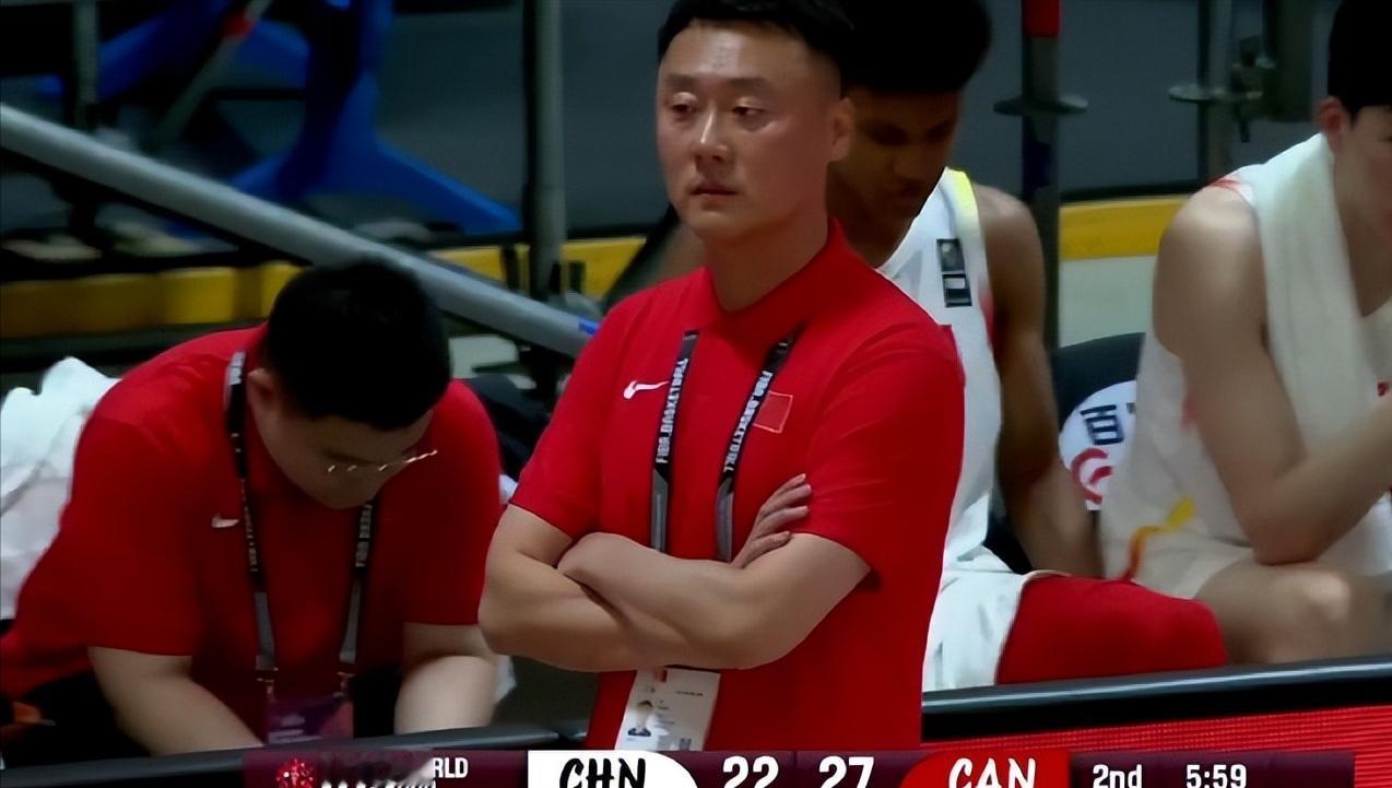 中国U19留洋的就能打，国内的都无法施展。一个半场下来，中国队真正能够发挥正