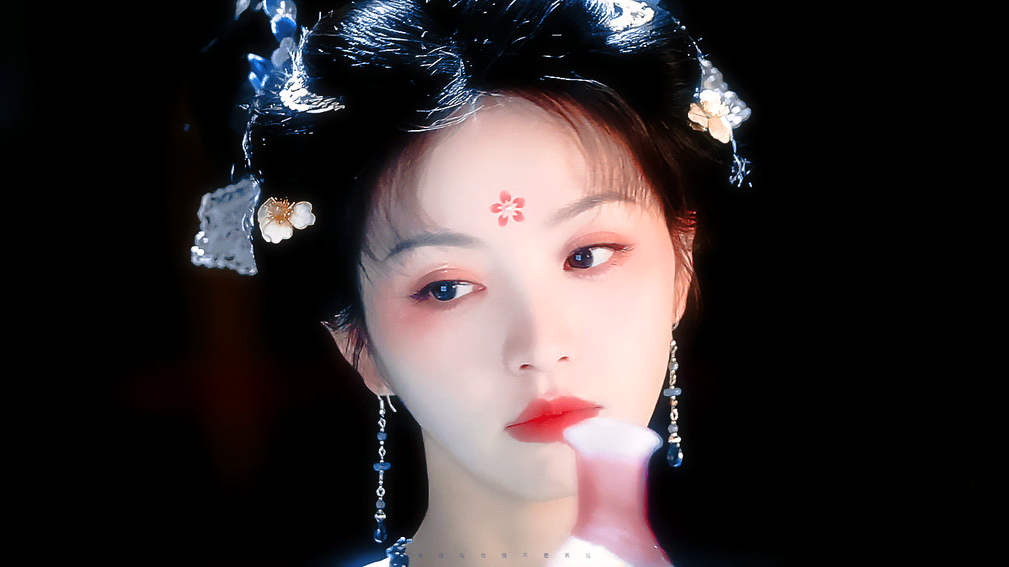 田曦薇新剧嫁金钗人设嫁金钗这海报的画面感太强了，白衣女子的纯洁和血簪的暴力，