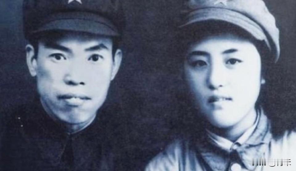 开国中将梁兴初的两任妻子都是医护人员，第一任妻子叫李桂芬是山东郯城人，长大后的李