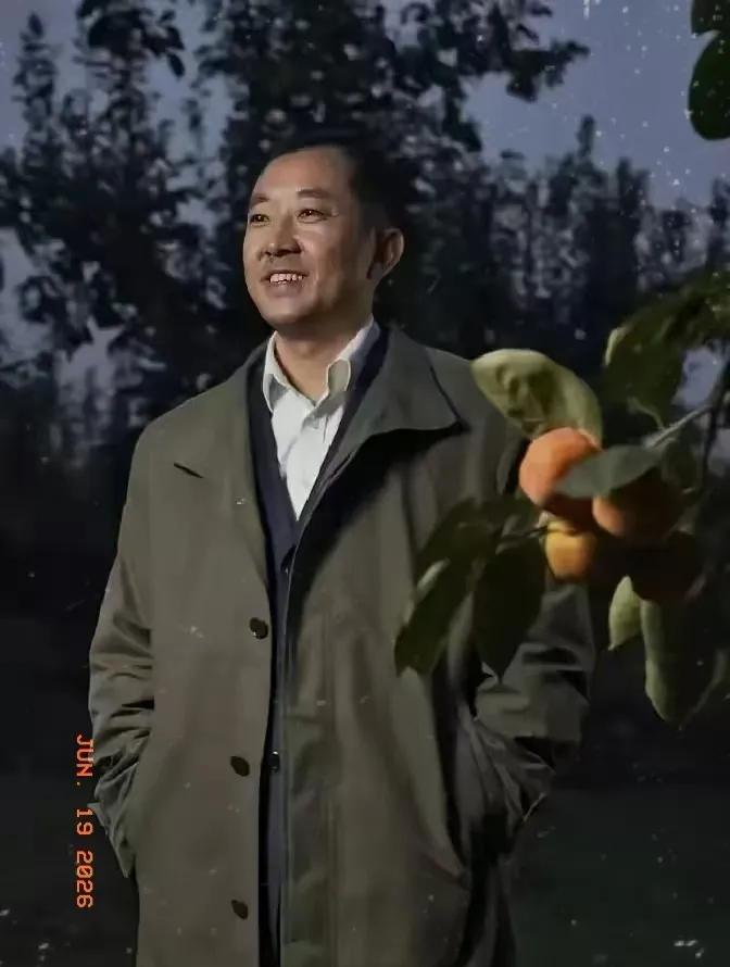 “清华硕士”毕业的县委书记陈行甲，语出惊人：“贪官贪的钱，一个是养儿子，一个是买