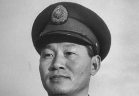 1961年，邱行湘已经54岁了，原74军军长邱维达见他还是单身，就说：“有个30