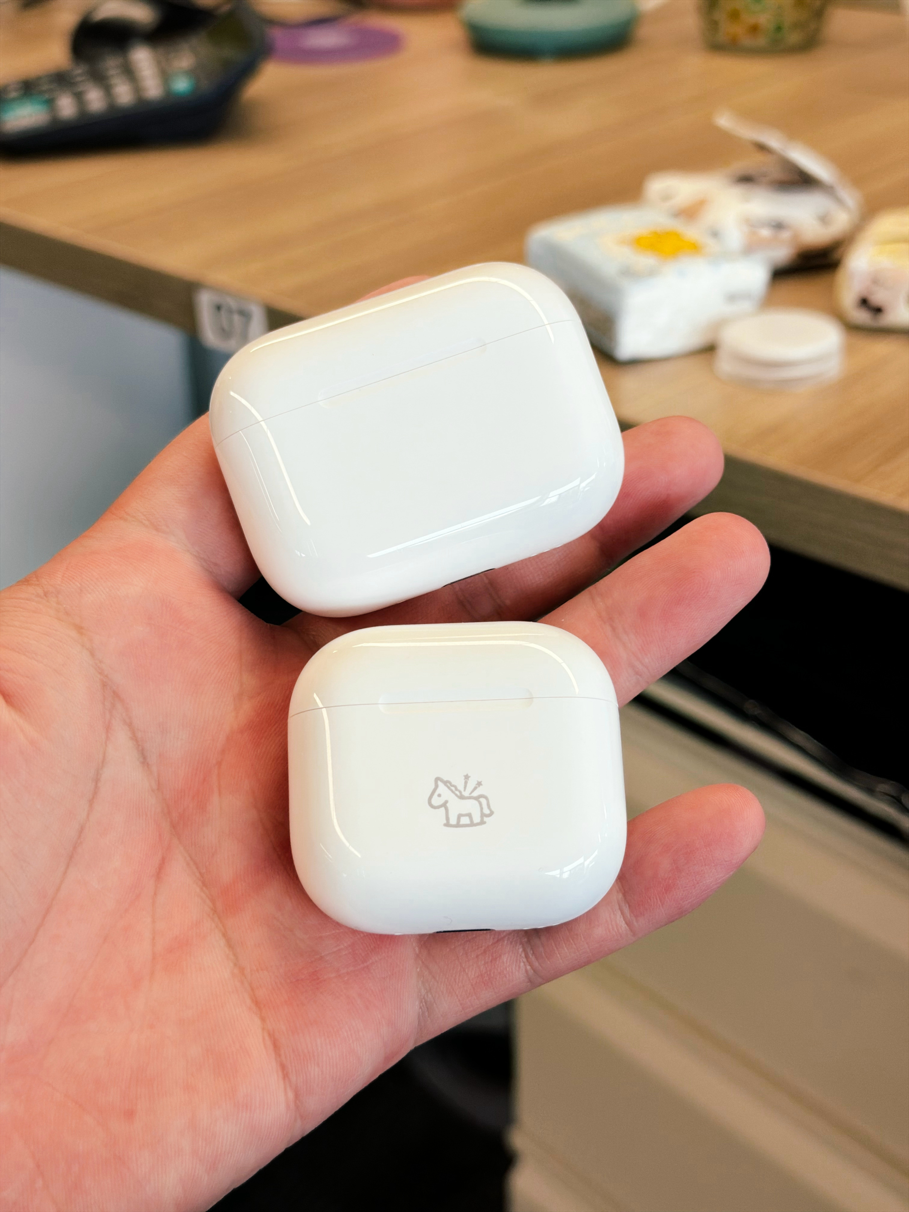 用惯了AirPods4就真不想再用AirPodsPro3了……除了