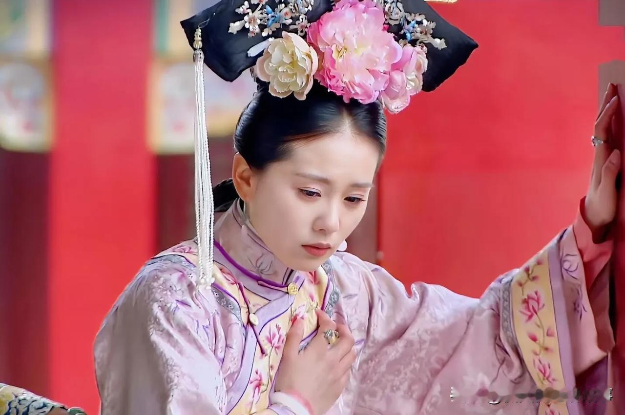 《步步惊心》里的若曦不在乎名分，根本不是“傻”，是现代灵魂在封建宫里的本能抗拒—