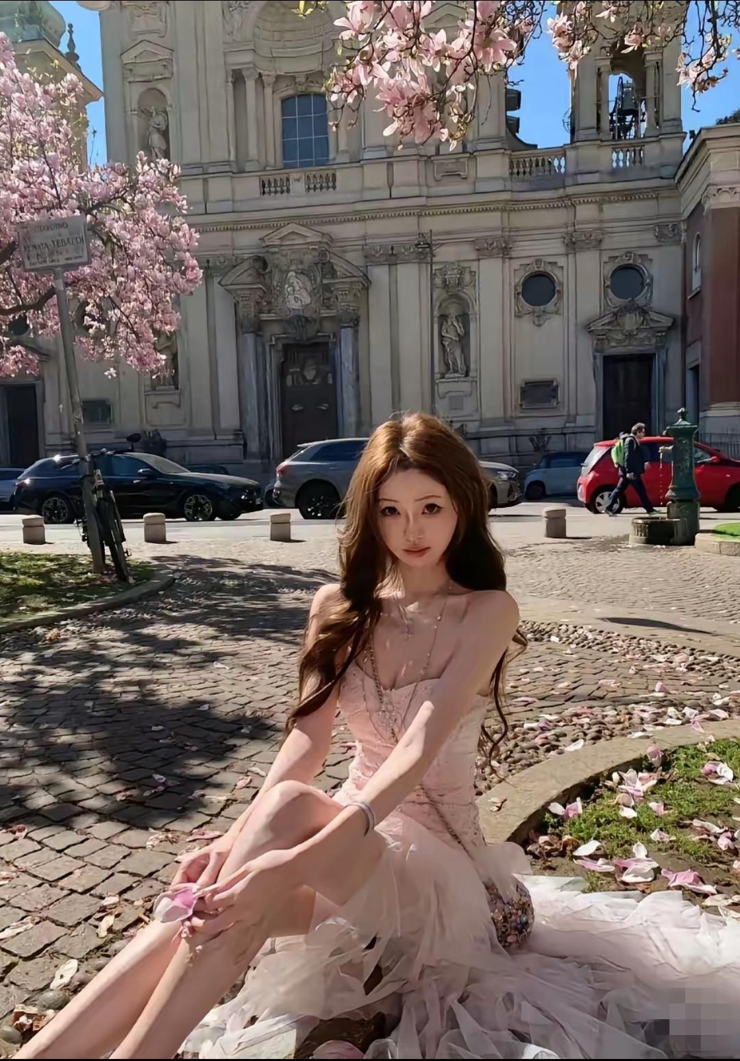 王思聪现正牌女友懒懒，这两年跟着王思聪到处快乐旅游，也算是周游世界了！这不，