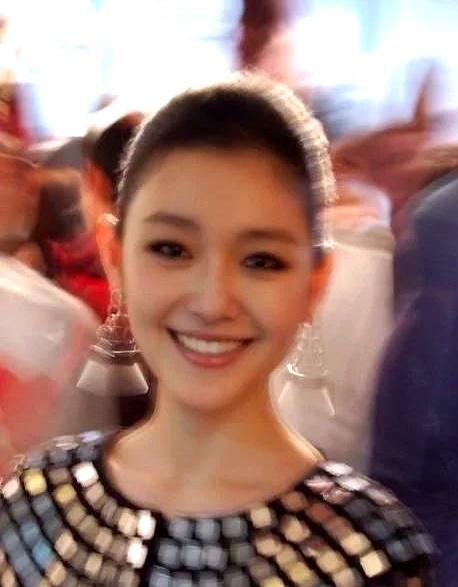 突然停更往往不是偶然。2019年前还恩爱日常，19年后不晒了，圈里人都在猜，是