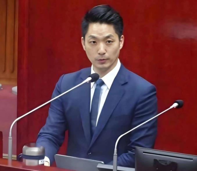 全面抵制！蒋万安言论遭曲解，立场明确了。距离台北市长投票剩下不到五十天，现在
