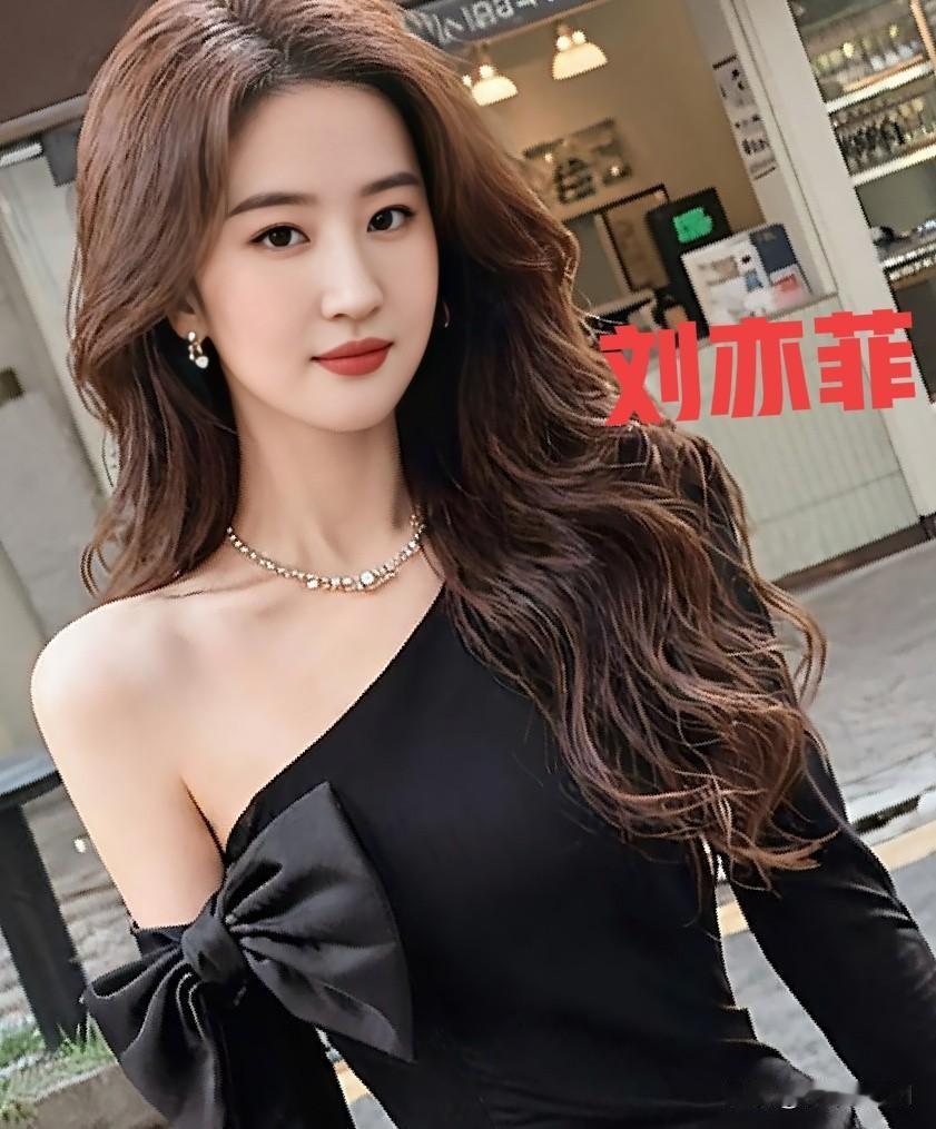 刘亦菲在头条盛典的礼服造型真的太美了，简直让人挪不开眼！每次出现，她总能成为全场