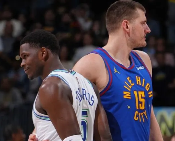 该来的还是来了，简单说一下首轮吧双方阵容深度：掘金首发：约基奇+戈登+黄忠+