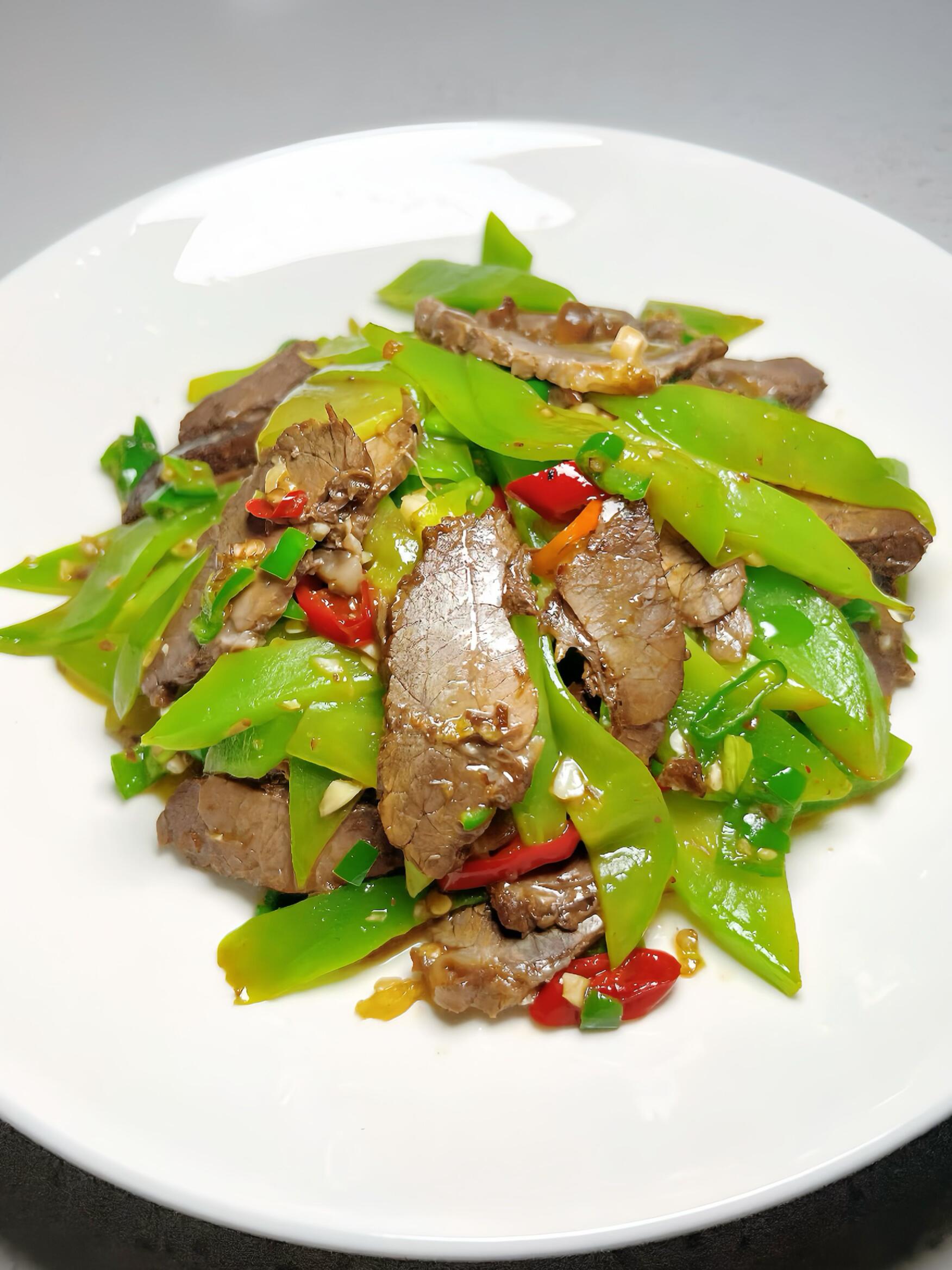 救命！卤牛肉这么炒才封神🔥莴笋脆嫩，配饭干两大碗答应我！一定要试试这个莴笋炒