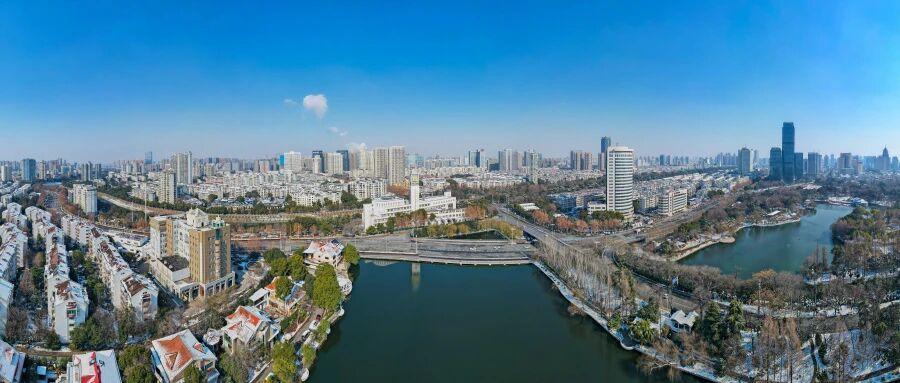 “敢赌”的合肥，为何人口遇冷指的是这座城市以政府风投闻名，敢于大手笔押注京东方