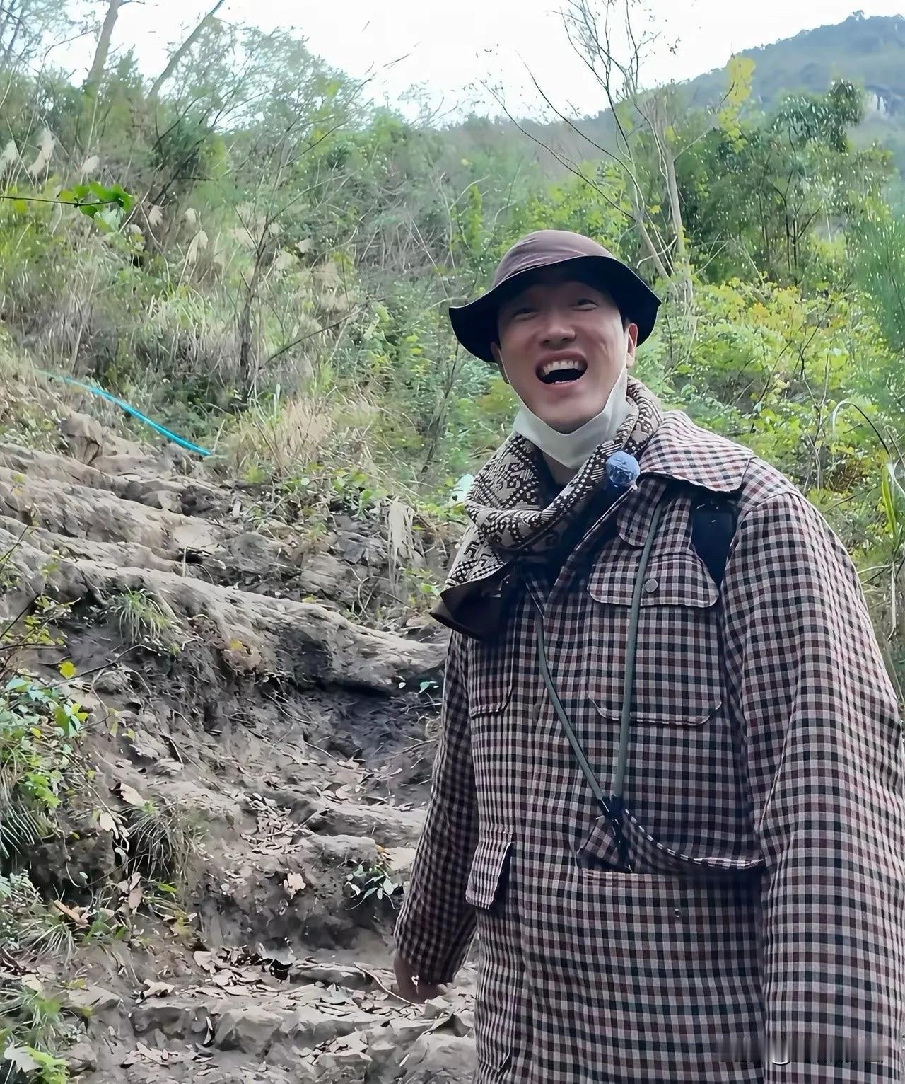 四十三岁的刘翔现在居住在海外，每天非常的悠闲，对于网上的评论基本不看。刘翔可以