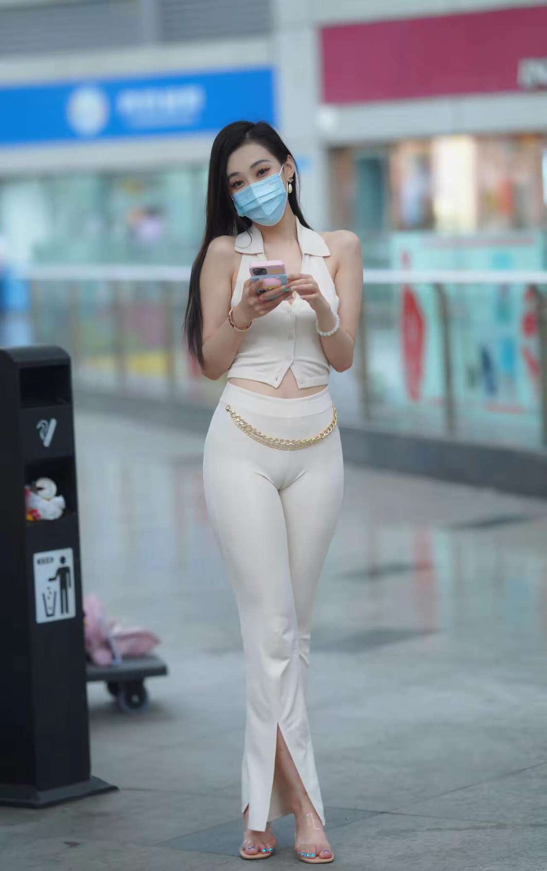 穿白色的衣服的确很显瘦