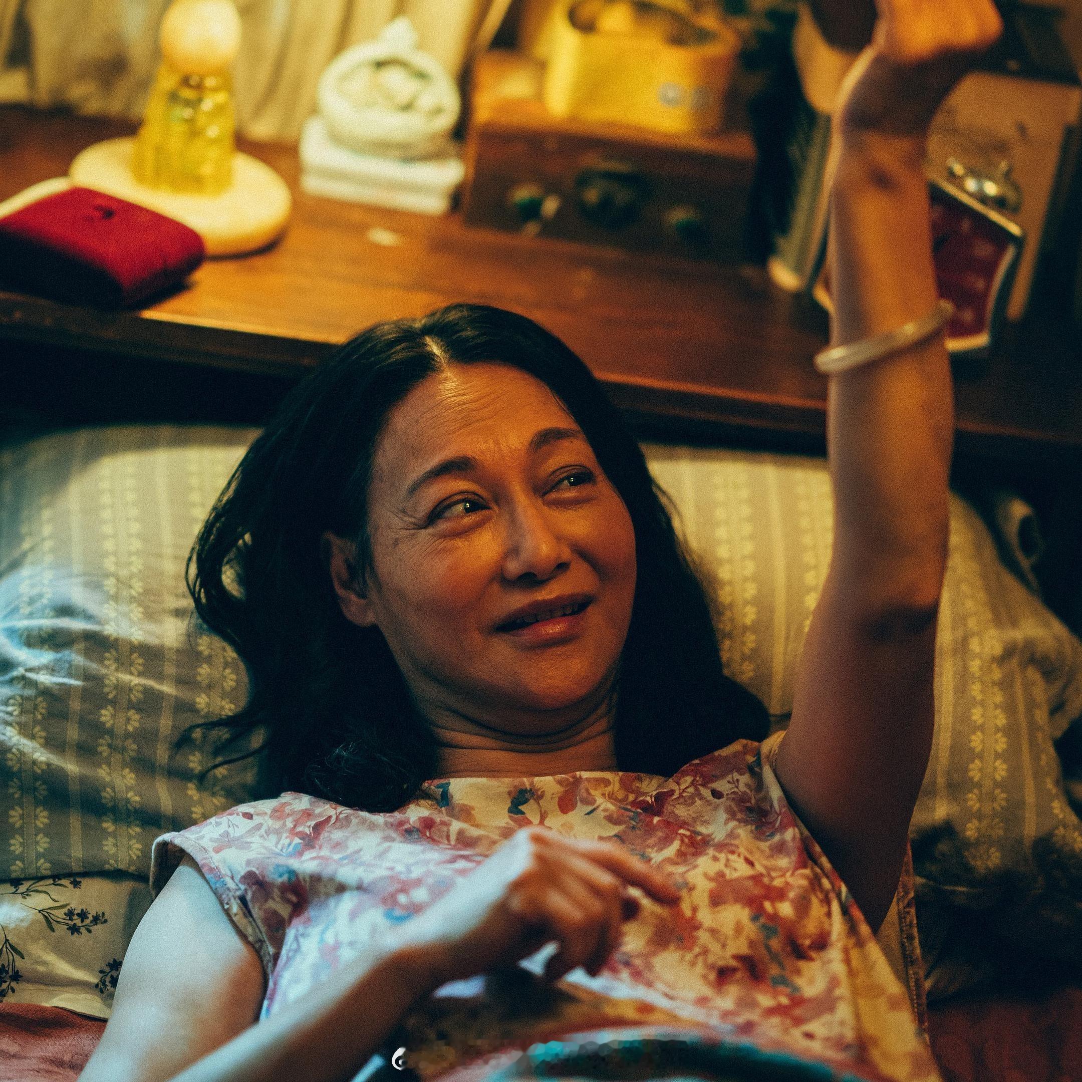 惠英红成华表奖首位🇭🇰影后，恭喜妖红﻿﻿男女演员中，刘德华曾凭借《失孤》获得