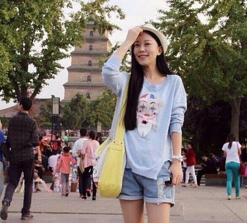 中南大学“最美”英语老师，上课从不点名，课堂上从未有人缺席孔玮出生在安徽潜山，