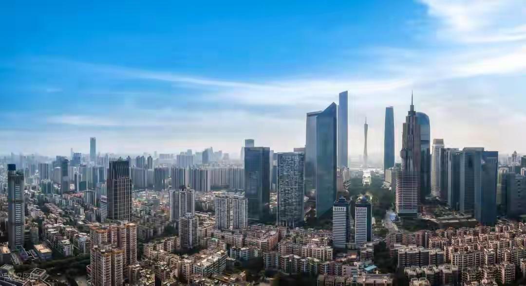 有人说，一个人旅游是孤独。六十多岁的大同老刘笑了：“憋屈了一辈子，现在终于不