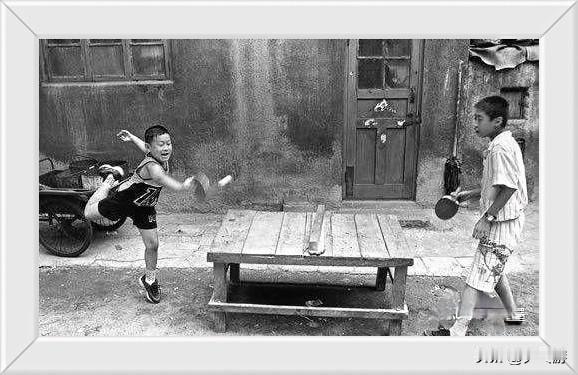 🏓难得一见的珍贵的老照片，看见它，是不是回忆满满，感觉很亲切！这才是真正的快乐