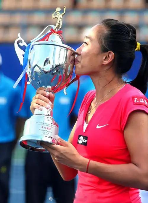 特大喜讯🎉张帅夺冠了🏆横滨W50决赛，张帅以6-3/6-2横扫具妍玗，夺得2