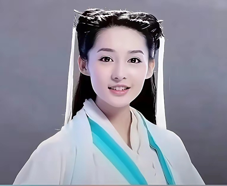 陈妍希小龙女完全是造型问题吧，大美女李沁穿上也没好多少，就算是李若彤来也不住这个