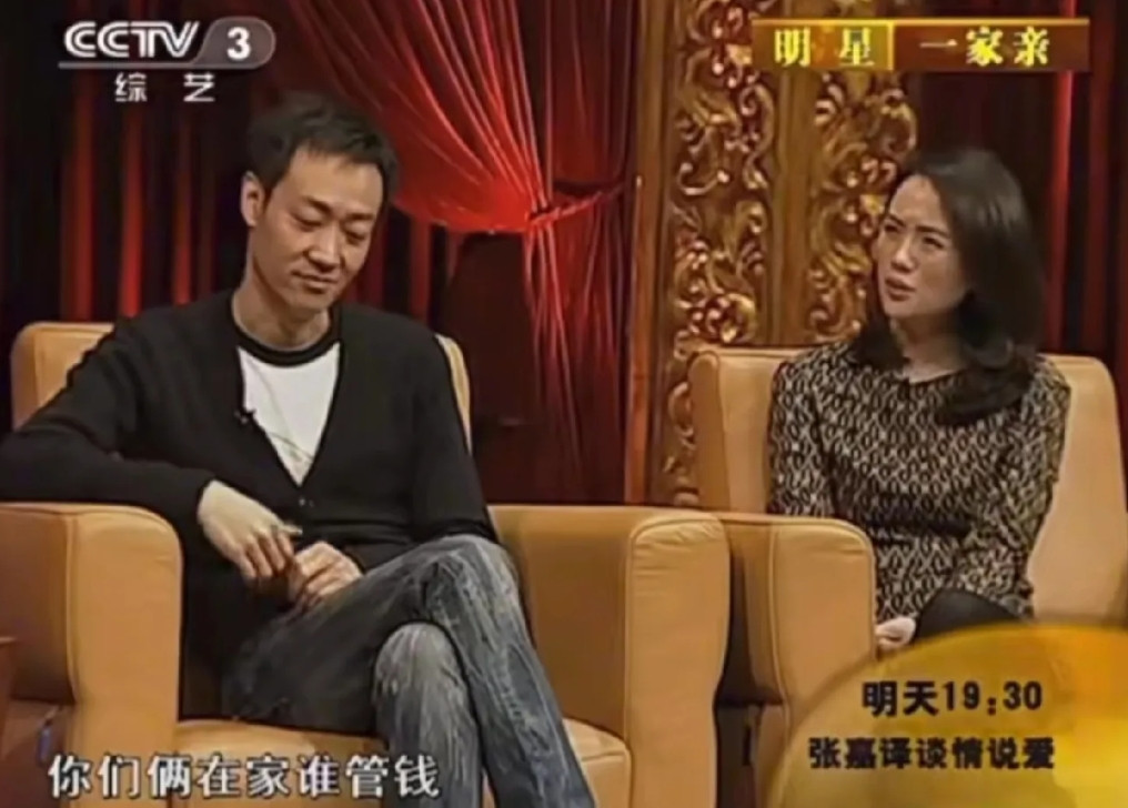 朱媛媛说：“家里的钱其实我跟柏青俩都不怎么管，有点稀里糊涂的。我高考数学才考了1