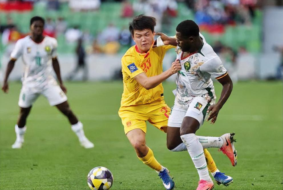 国足0-2喀麦隆！认清三个现实，差距真的大！一、个人能力天差地别！喀麦隆的球员