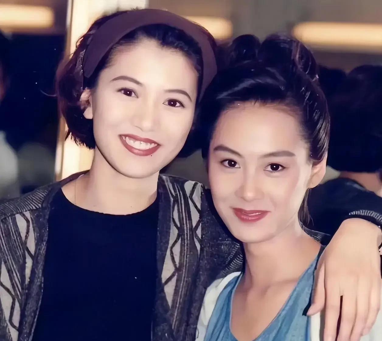 袁咏仪和友人一起吃饭，别人喊她靓靓姐，她儿子就疑惑:“为什么这样喊？我不觉得她很