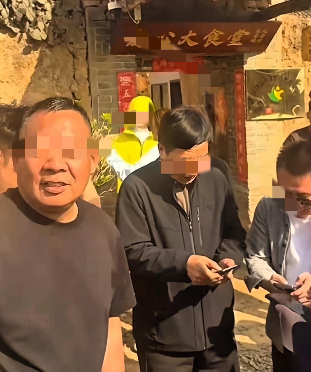 能把人情世故过得这么通透的也就于东来了！在汝州玩越野偶遇当地领导，对方热情邀