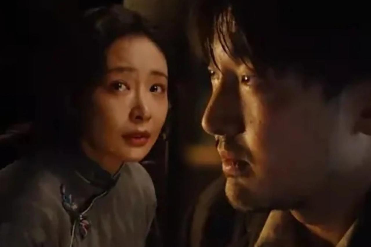 《南京照相馆》里王传君和高叶的婚外情也让人很唏嘘！这是一部激发国人勿忘国耻的爱