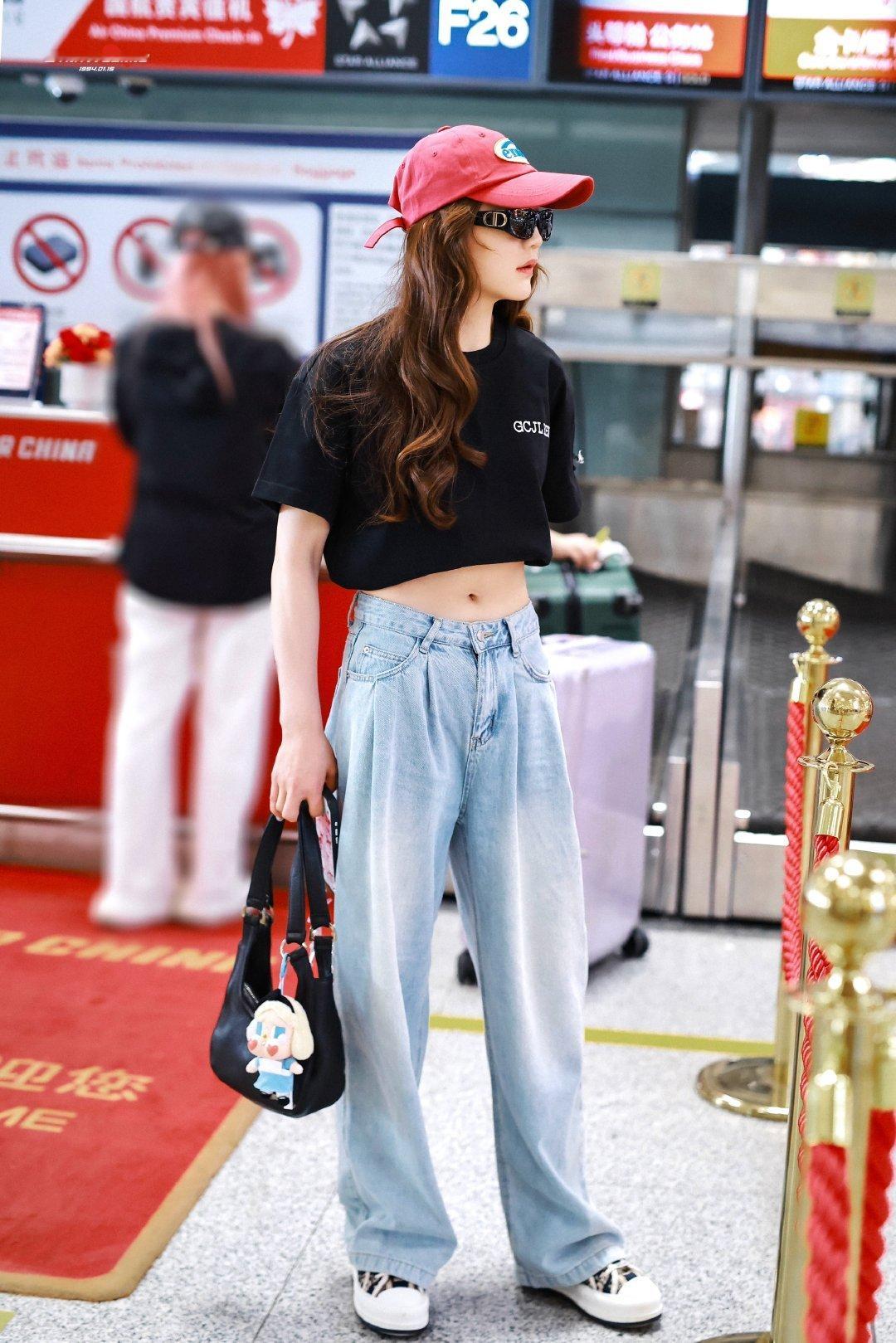 陈梦|是女儿是妈妈「250528」🛫：请查收美女的腹/肌[爱心]​​​