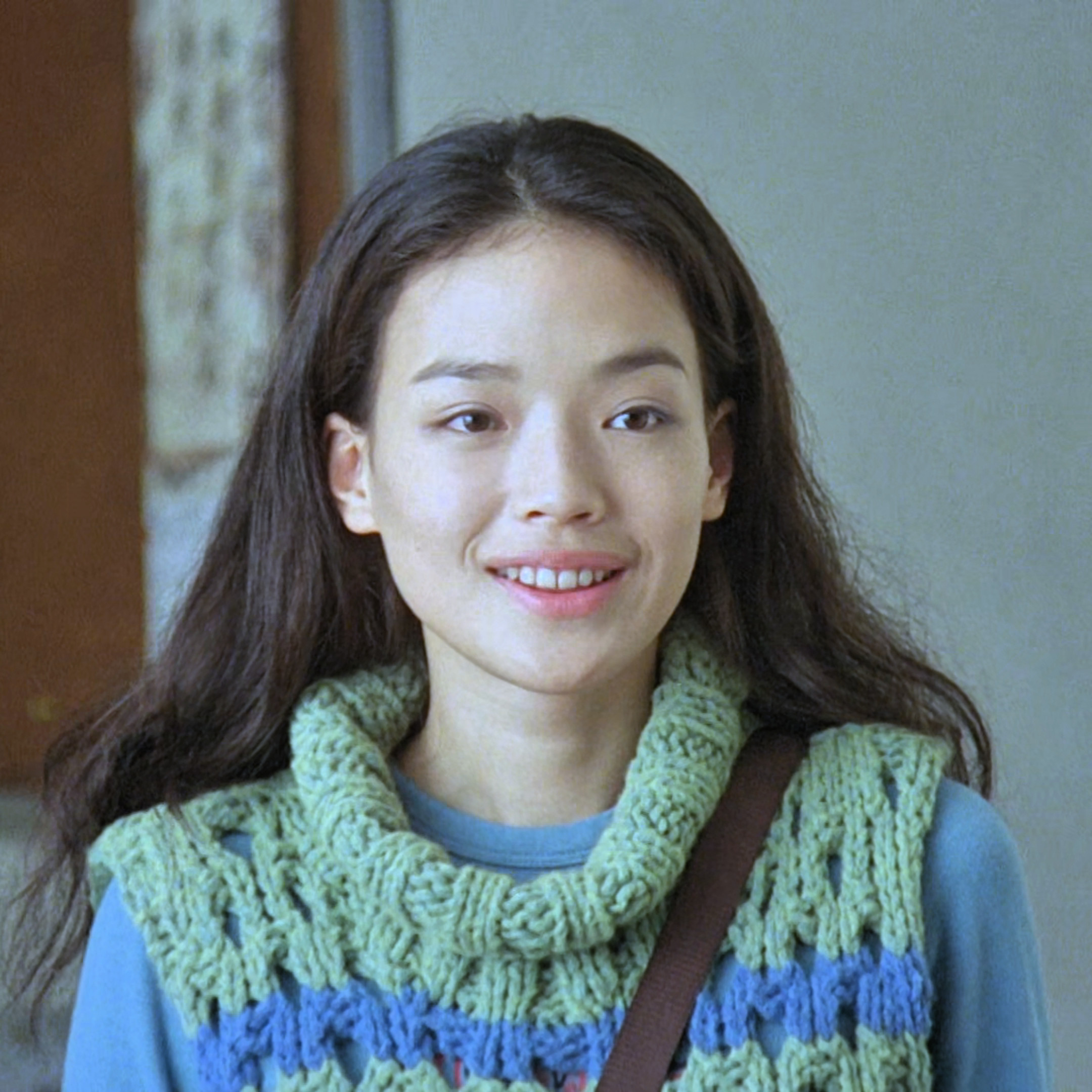 舒淇《赌圣3：无名小子》，2000年千禧年的秋天，彩色高领毛衣的舒淇