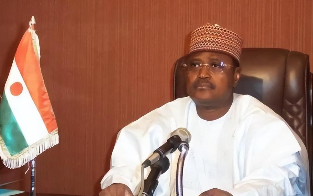 赖账中国4亿美金，赶走中企高管后，竟然还好意思喊话：希望中企涨工资，非洲这个小国