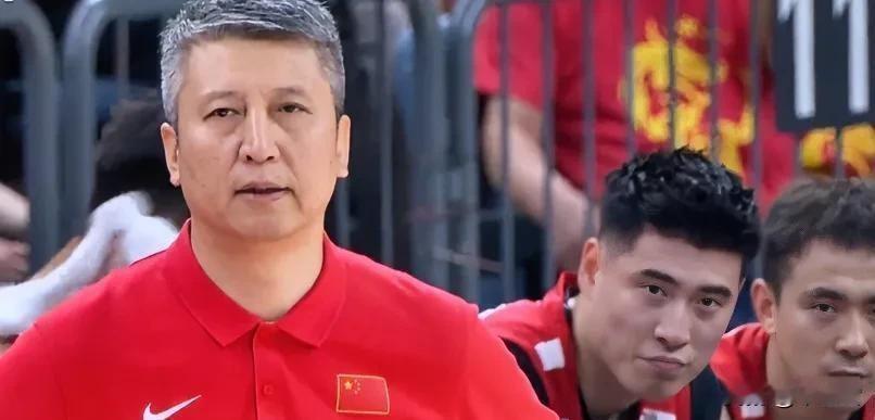 别再骂了！这是安排好要输的比赛！昨晚，中国男篮72:91惨败乌拉圭队，赛后庞峥