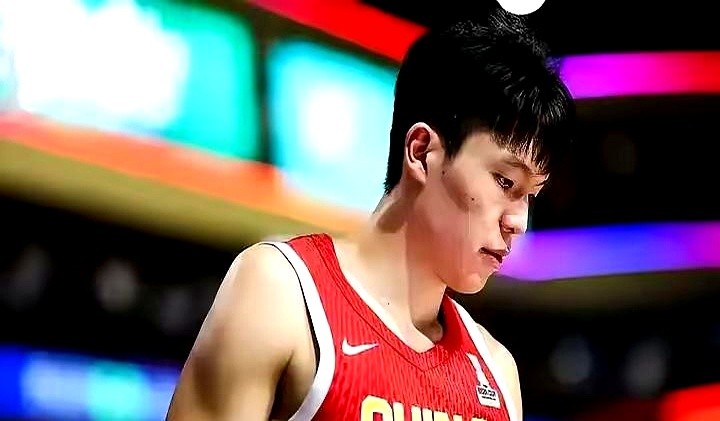 男篮这脸不能再这么挨打了，想翻身必须死磕这五个人。赵睿、林葳、张镇麟、杨瀚森、周琦。把这五张牌攥在手